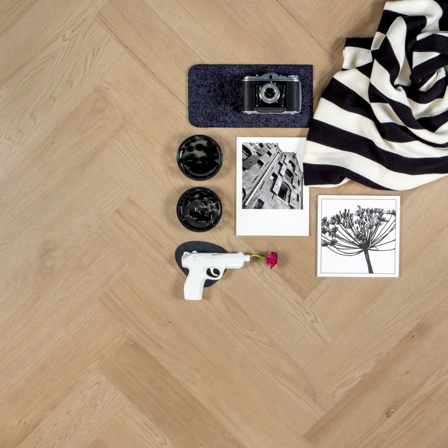 Crystal Herringbone - Click